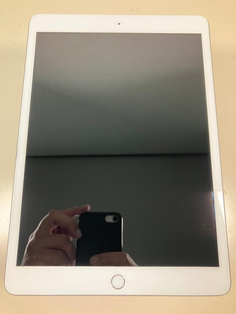 iPad 7世代　32GB シルバー　セルラー カバーガラス付