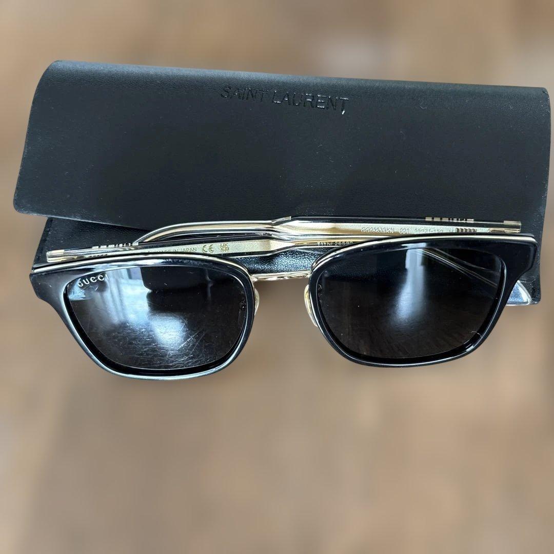 GUCCI スクエア型サングラス ブラック