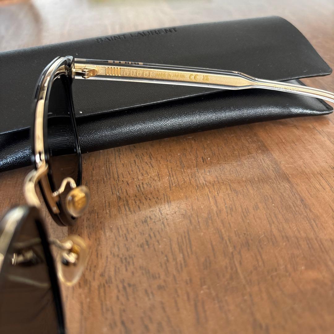 GUCCI スクエア型サングラス ブラック