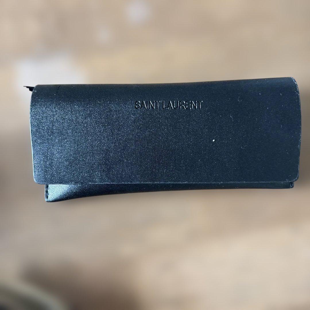 GUCCI スクエア型サングラス ブラック