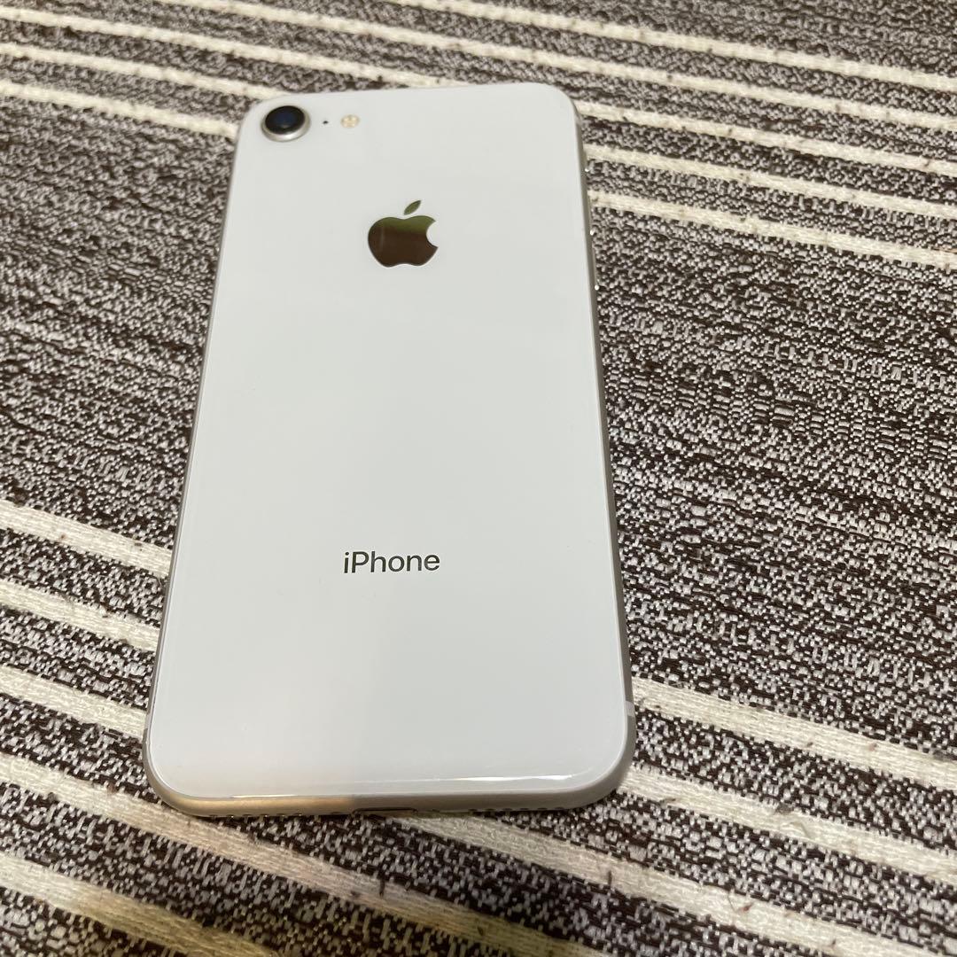 Apple iPhone 8本体 64GB ソフトバンクとauとUQモバイル