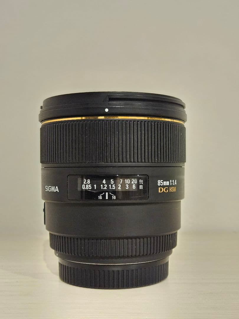 SIGMA 85mm F1.4 EX DG HSM レンズフード付　シグマ