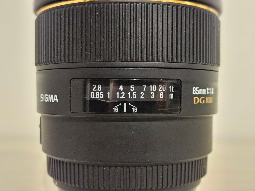 SIGMA 85mm F1.4 EX DG HSM レンズフード付　シグマ
