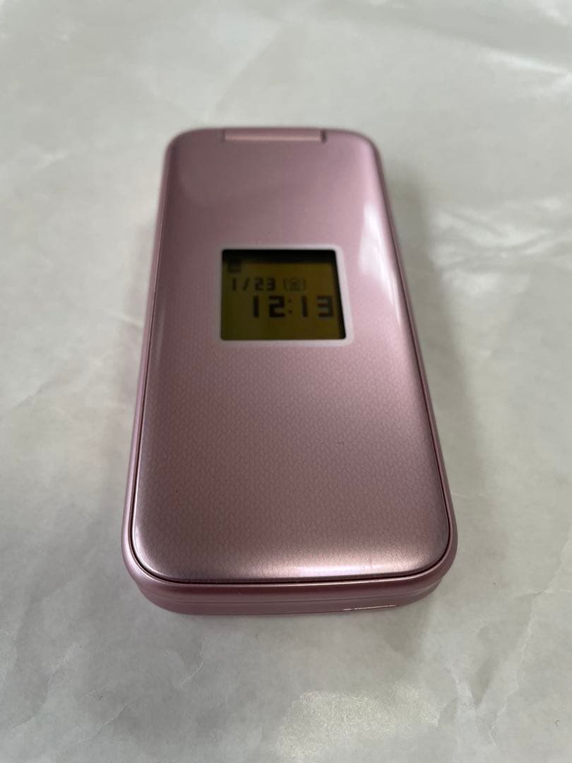 美品　docomo f-01m ピンク らくらくホン　本体 充電器付き　ドコモ