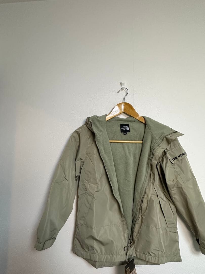 新品THE NORTH FACE ベージュジャケット 130