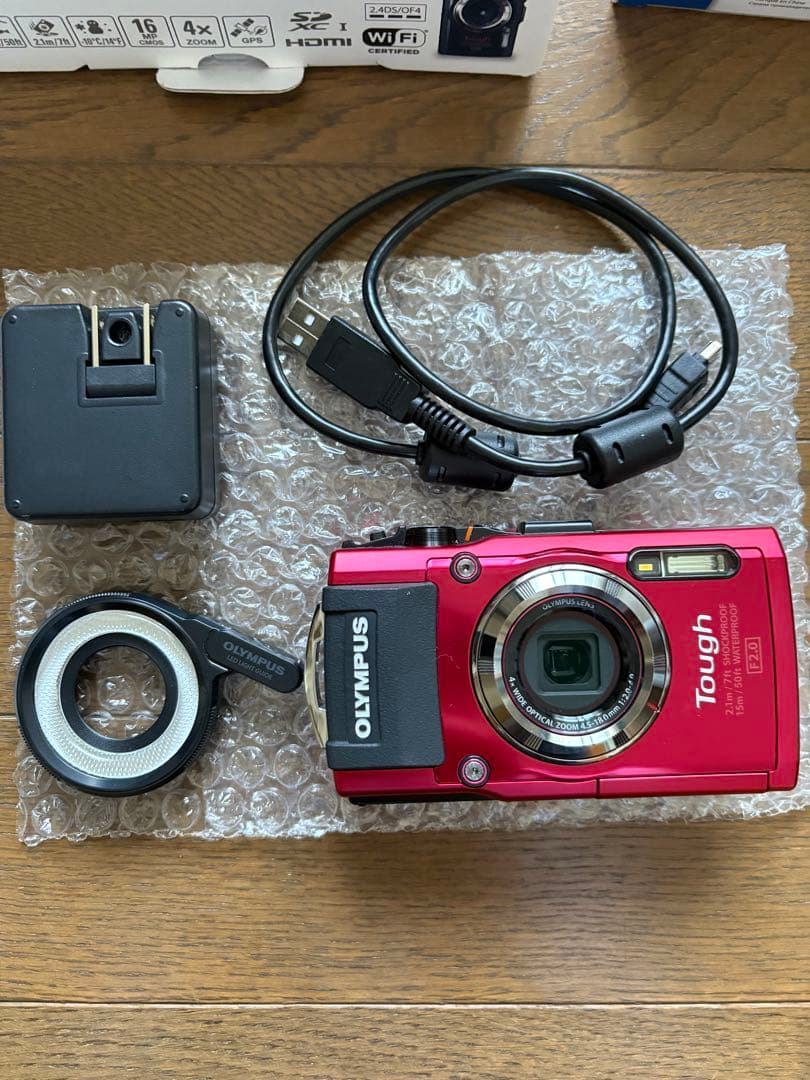 O lympus TG-3とLED light guide LG1のセット