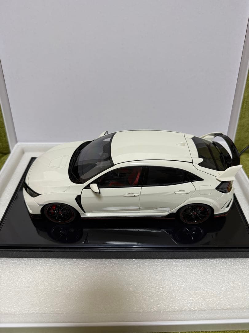 AUTOart ホンダ シビックtype R FK8 1/18 ミニカー