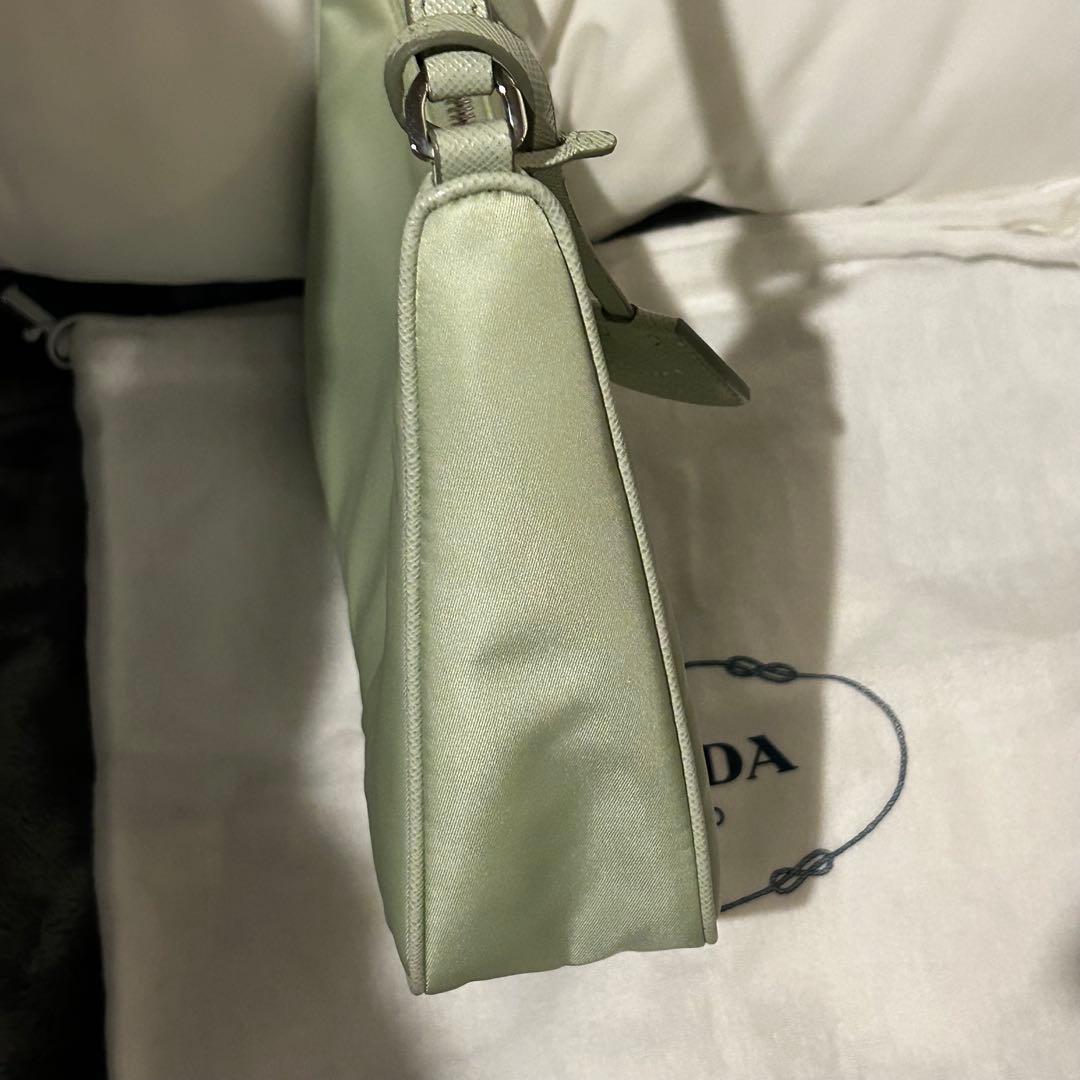【美品】PRADA プラダ RE-EDITION 2005 ナイロンハンドバッグ