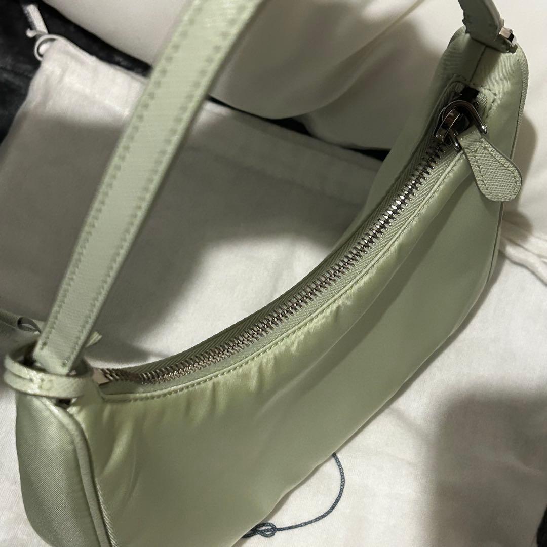 【美品】PRADA プラダ RE-EDITION 2005 ナイロンハンドバッグ