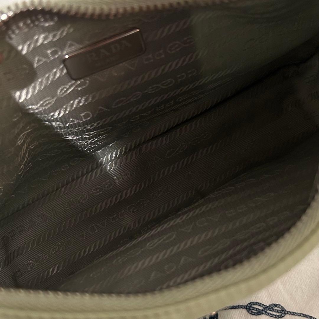 【美品】PRADA プラダ RE-EDITION 2005 ナイロンハンドバッグ