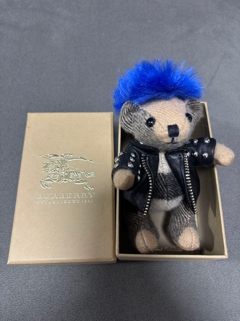 Burberry テディベアチャーム