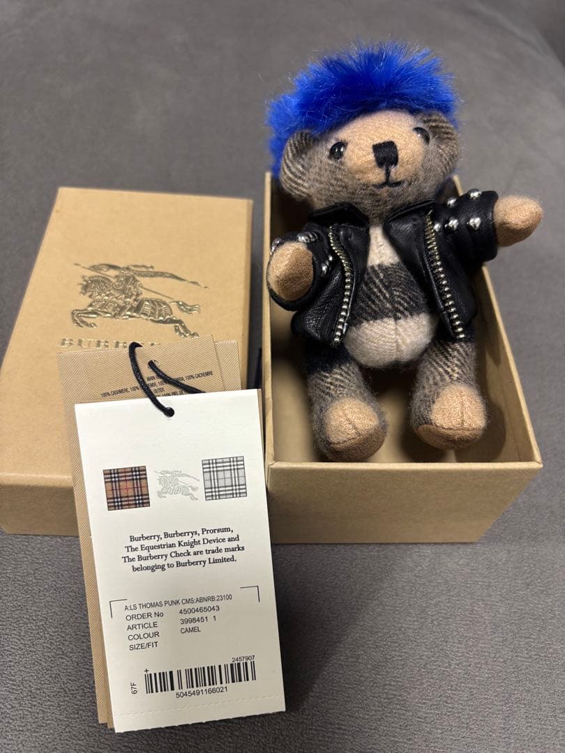 Burberry テディベアチャーム