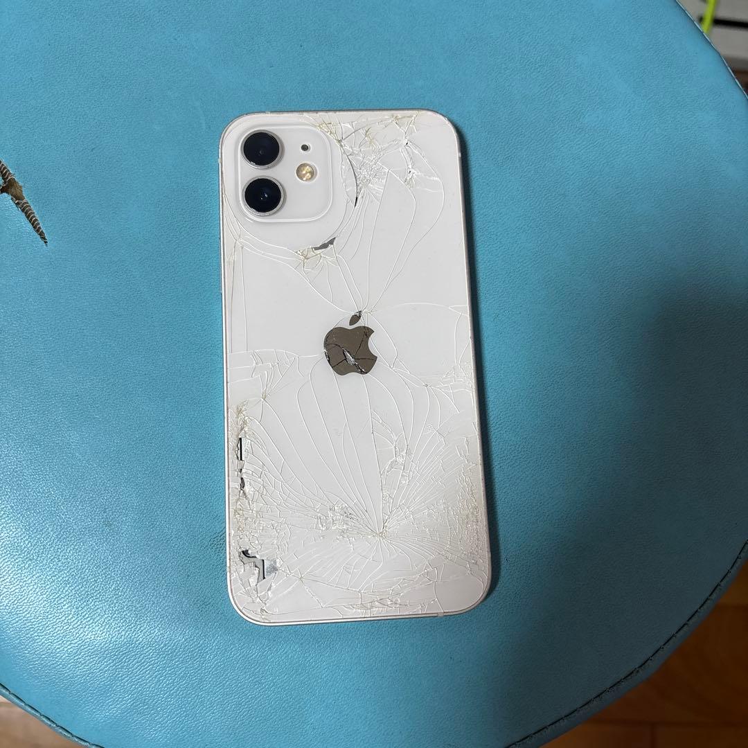 iPhone 12 ホワイト ひび割れあり 本体
