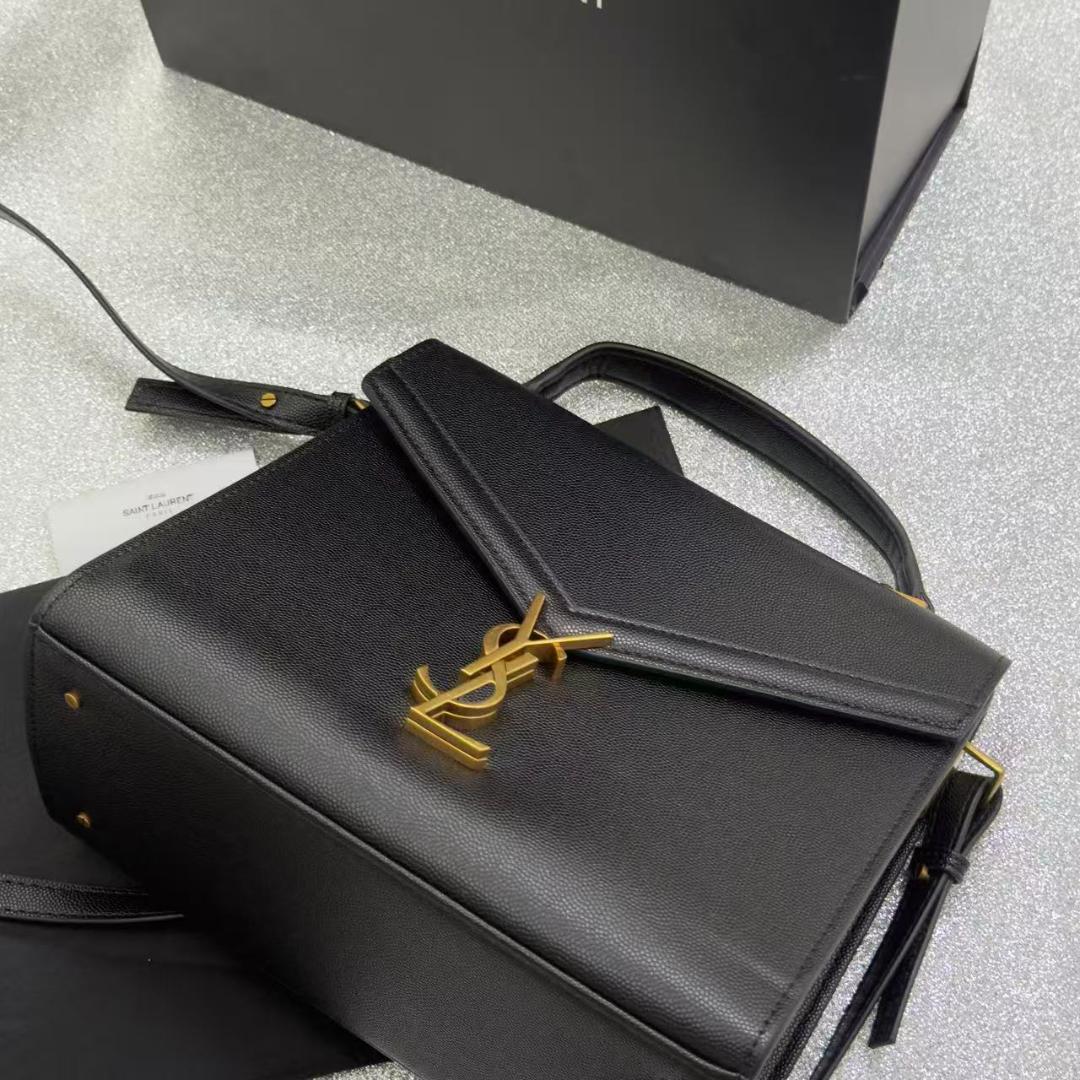 YSLブラックハンドバッグ