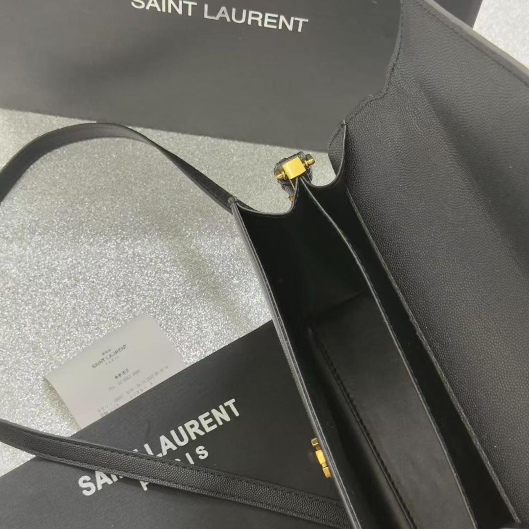 YSLブラックハンドバッグ