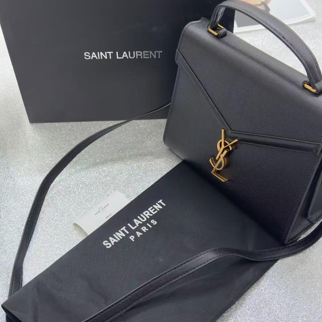 YSLブラックハンドバッグ