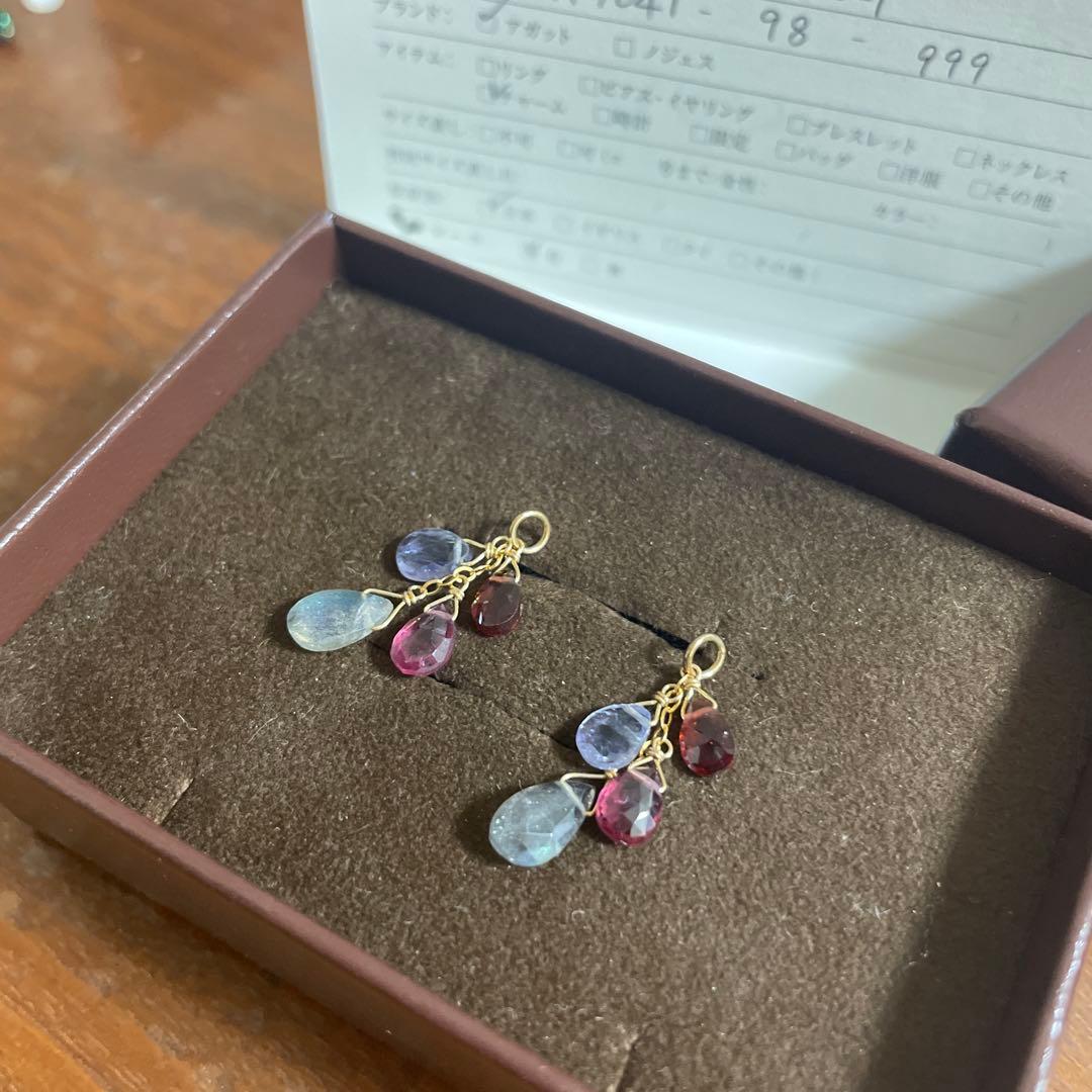 新品 アガット agete チャーム　アイオライト　ガーネット ラブラドライト