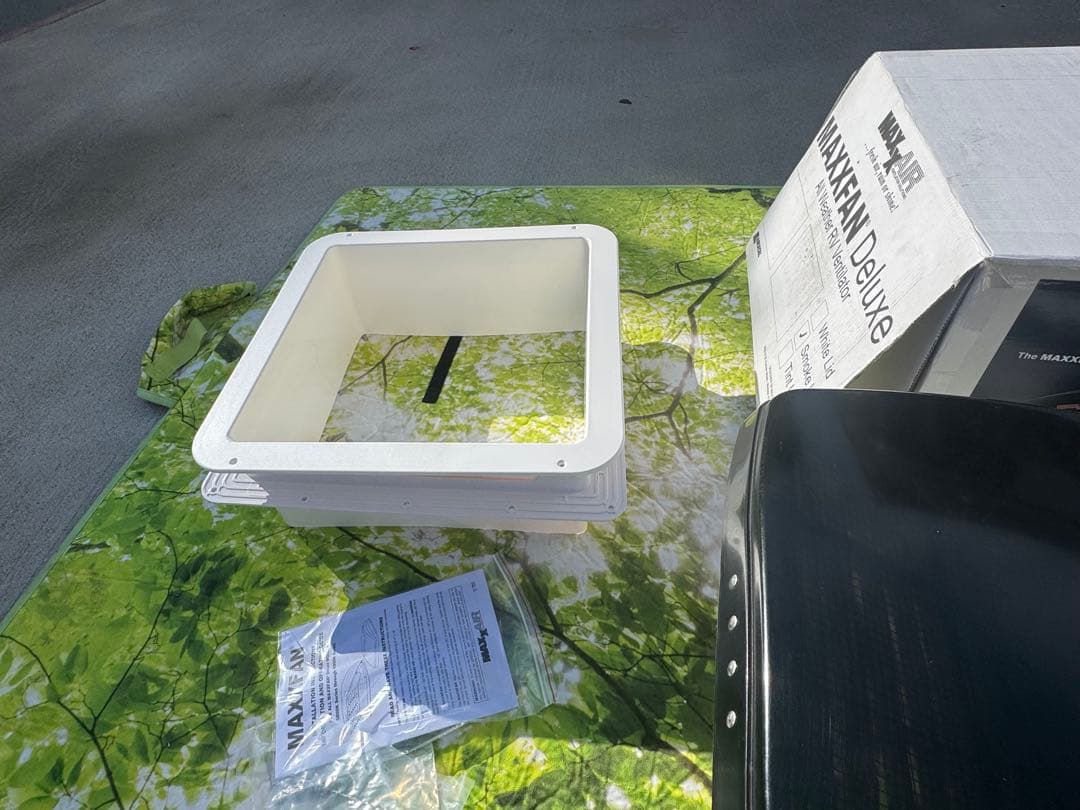 MAXXFAN Deluxe ファン 取り付けフレーム付き　リモコン無し