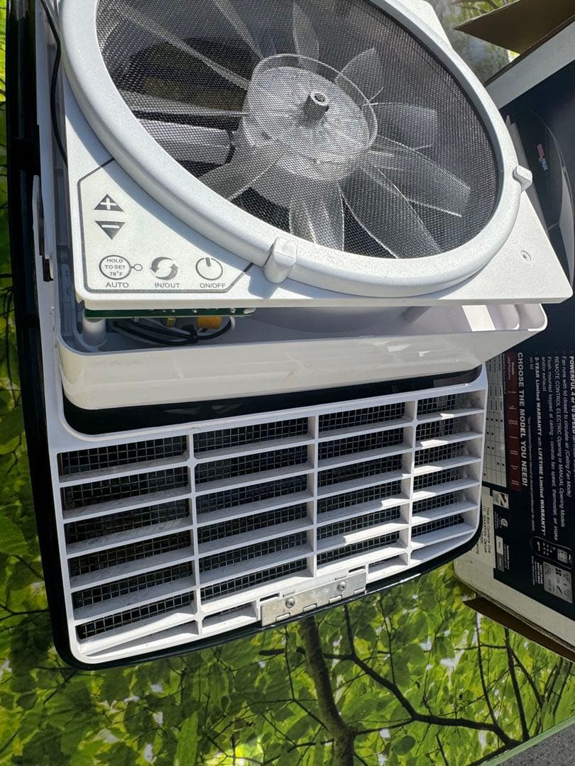 MAXXFAN Deluxe ファン 取り付けフレーム付き　リモコン無し