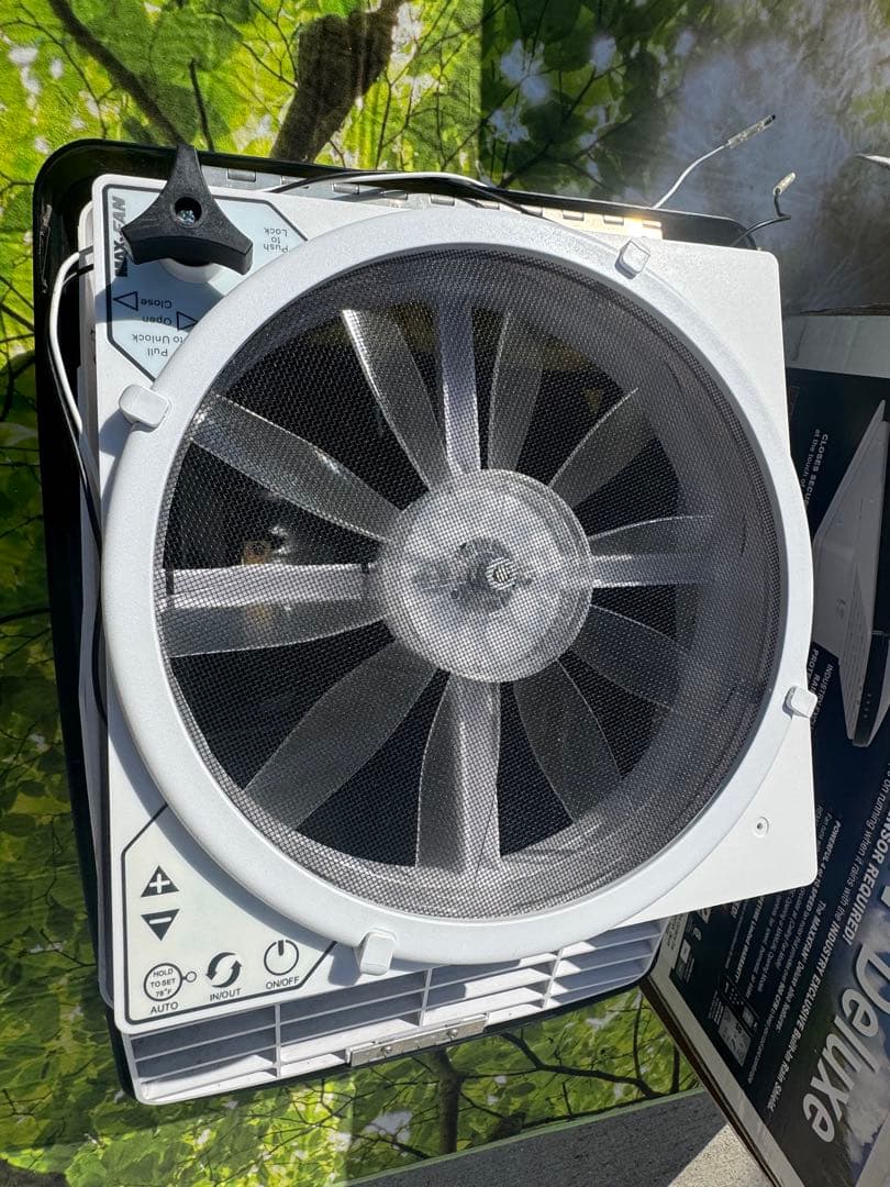 MAXXFAN Deluxe ファン 取り付けフレーム付き　リモコン無し