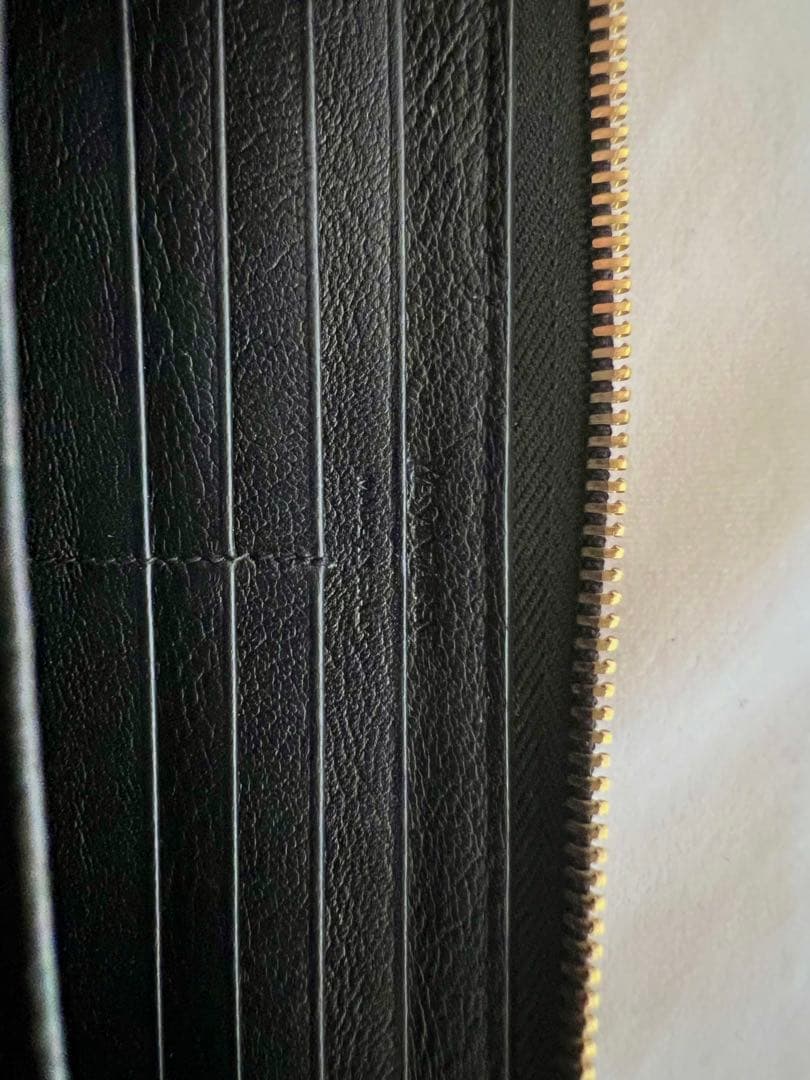 イヴ・サンローラン ラウンドファスナー 長財布 ウォレット ブラック