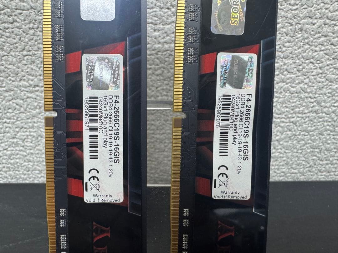 メモリー G.SKILL 32GB F4-2666C19S-16GIS 16GBx2
