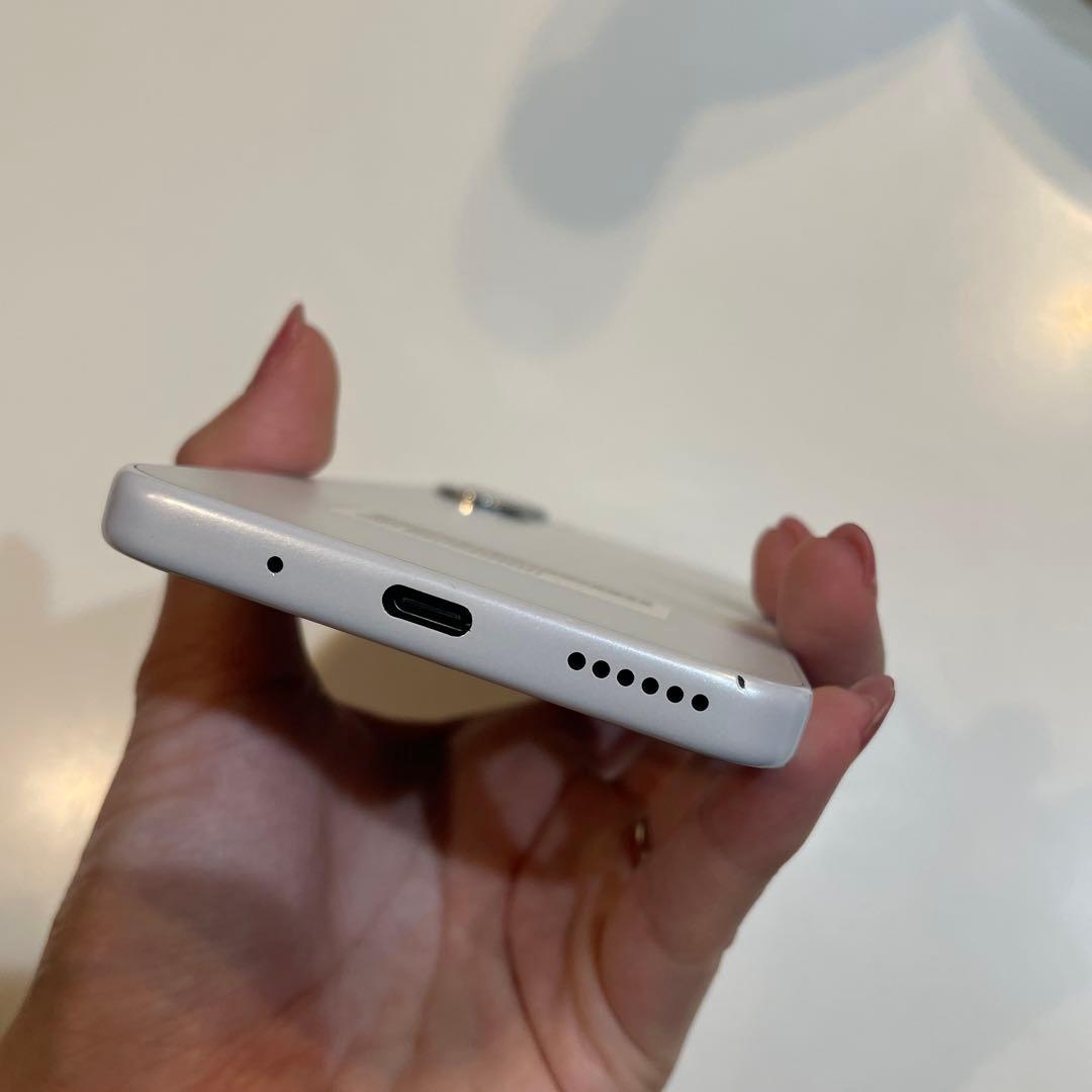 美品 Android Libero A302ZT 人気のホワイトカラー