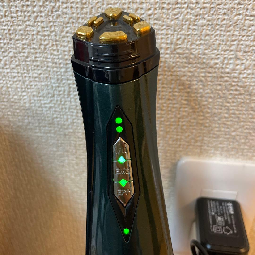 the Vzusa ザ　メデューサ　アイケア　美顔器