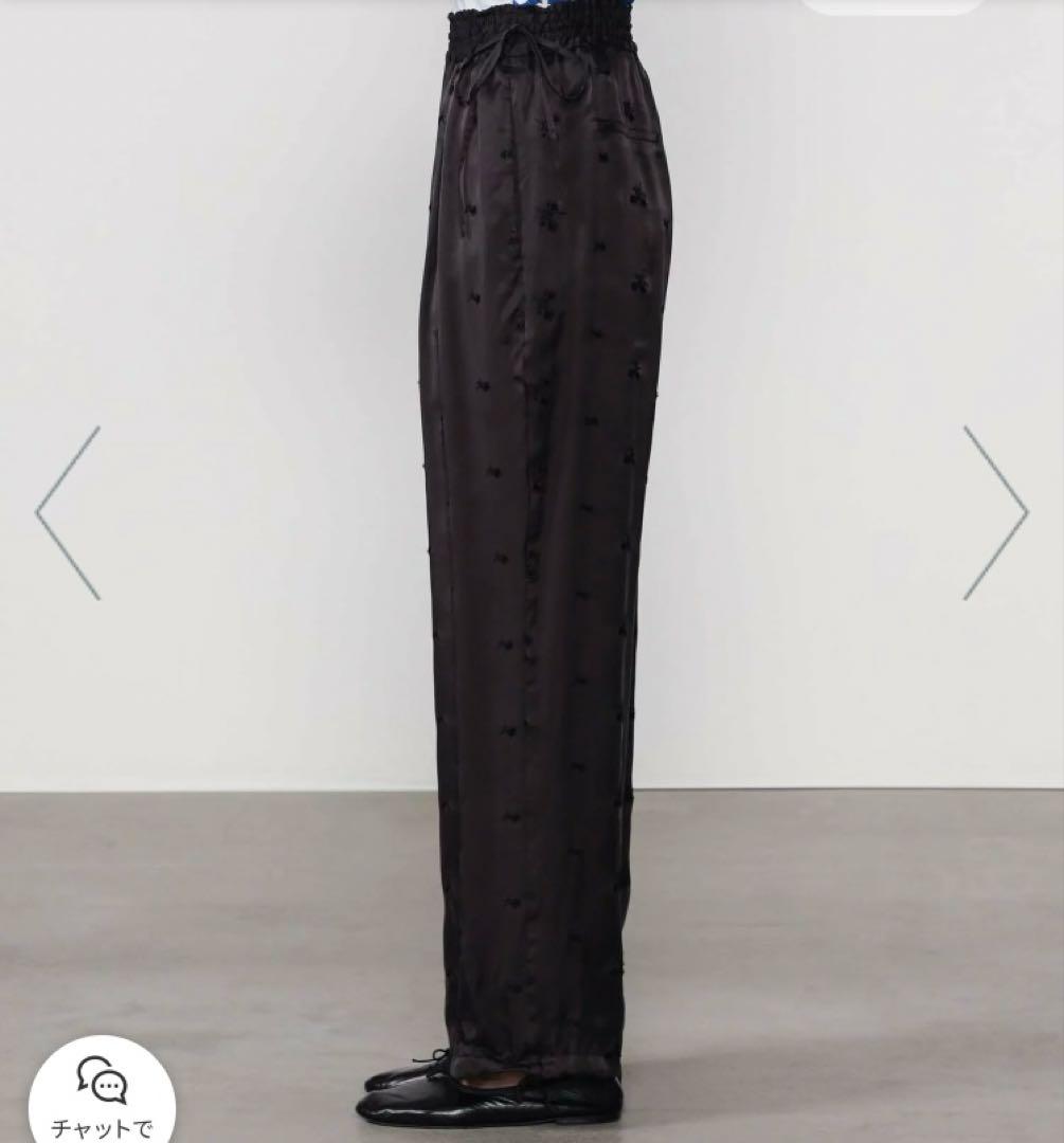 TICCA | フラワーエンブロイダリー サテンパンツ