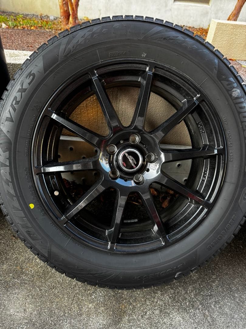 クラウンクロスオーバースタッドレス ブリヂストン VRX3 18インチ 送料込み