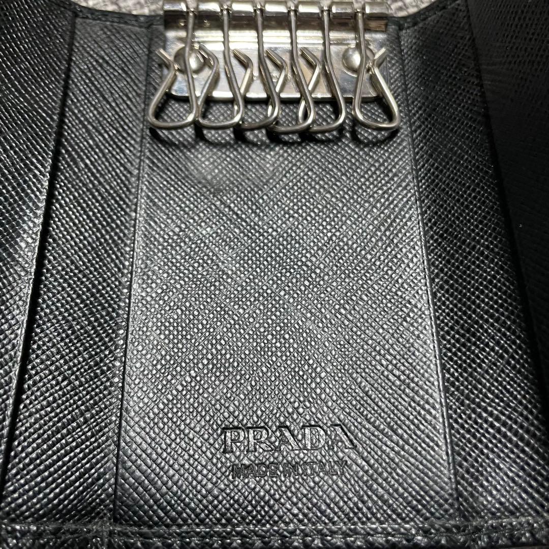【人気】PRADA キーケース 6連 サフィアーノ レザー 黒