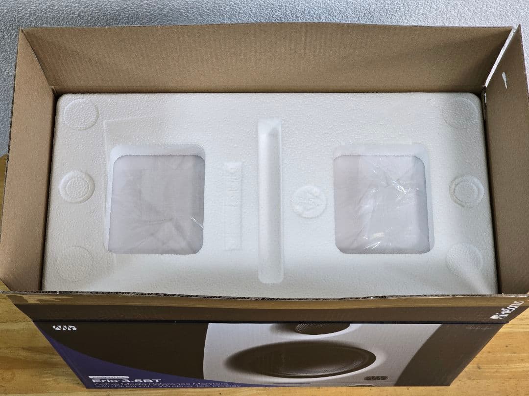 PreSonus プリソナス Eris3.5BT WHITE 2nd スタンド付