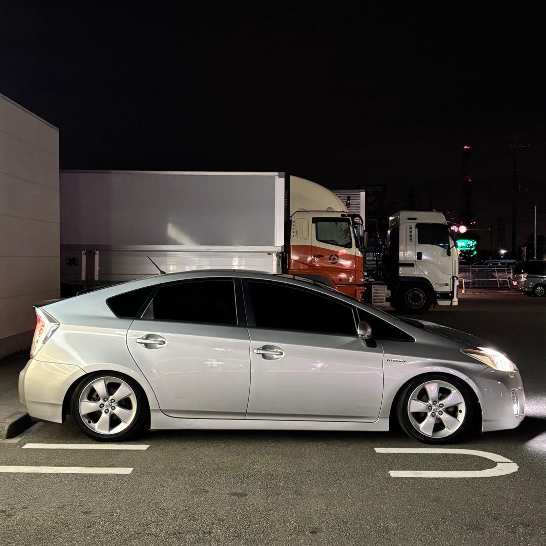 ZVW30 プリウス BLITZ DAMPER ZZ-R 車高調