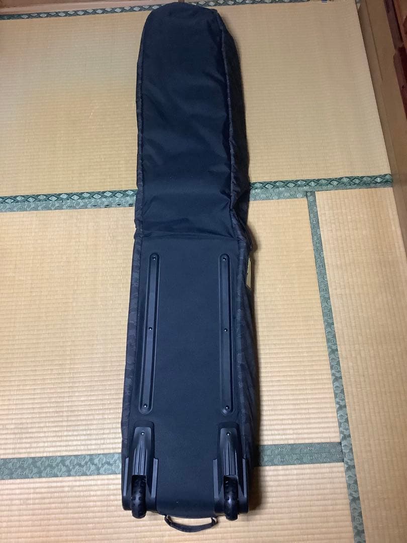 スノーボード用バッグ キャスター付DAKINE LOW ROLLER