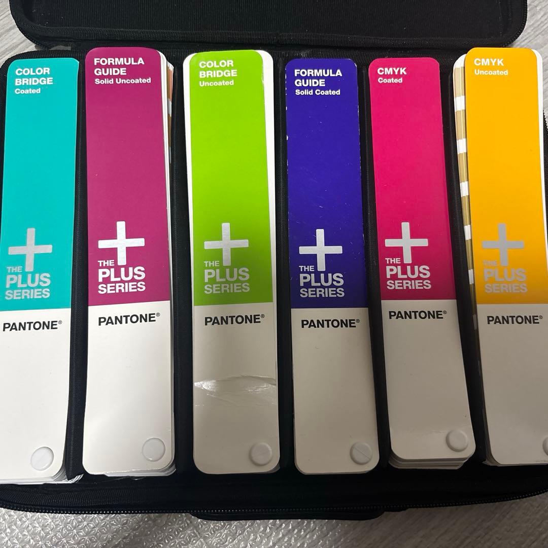 PANTON パントン　エッセンシャル 6個セット　ケース付き 色見本　デザイン