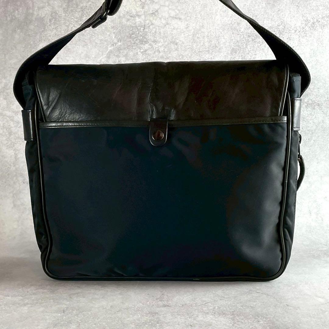 COMPOSITION イサムカタヤマ メッセンジャーバッグ レザー×ナイロン