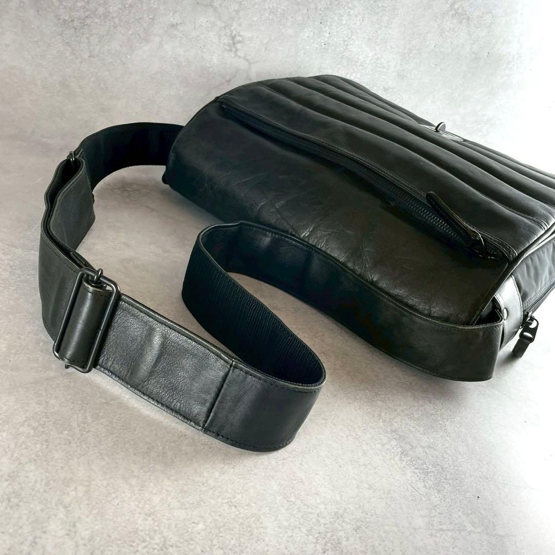 COMPOSITION イサムカタヤマ メッセンジャーバッグ レザー×ナイロン