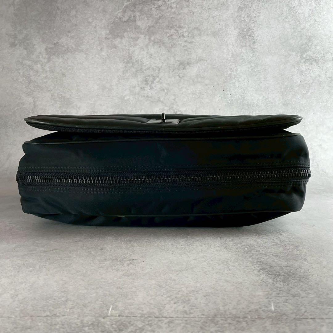 COMPOSITION イサムカタヤマ メッセンジャーバッグ レザー×ナイロン