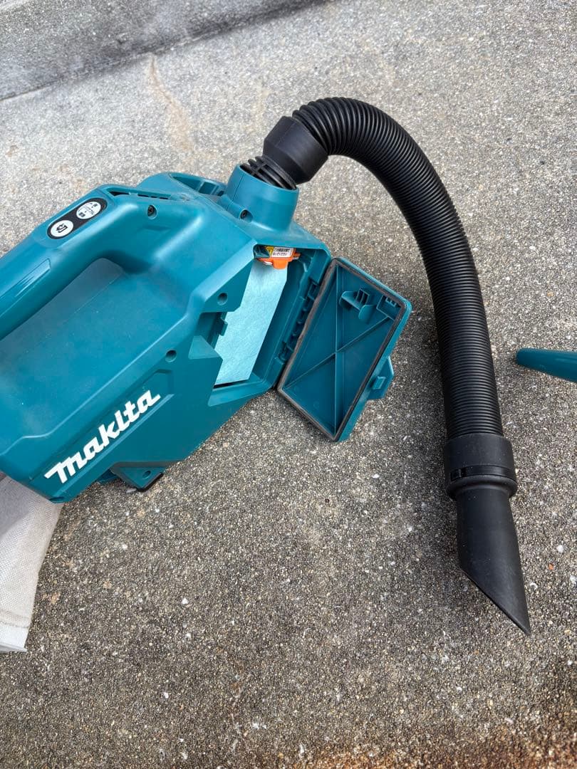 マキタ 充電式クリーナー CL184D（本体・付属品・バッグセット）