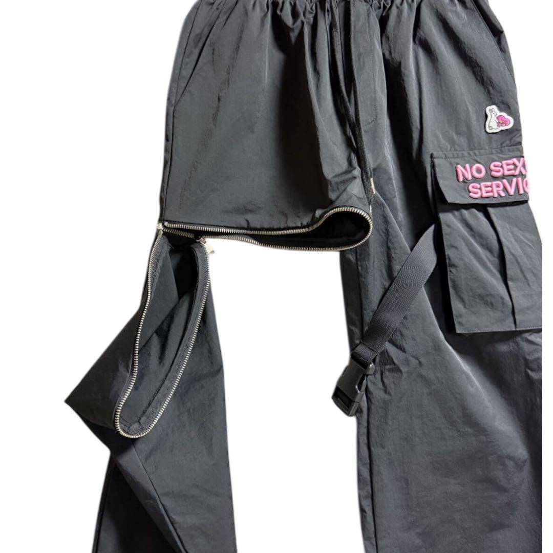 FR2 梅 カーゴパンツ パンツ ブラックNO SEXUAL SERVICE