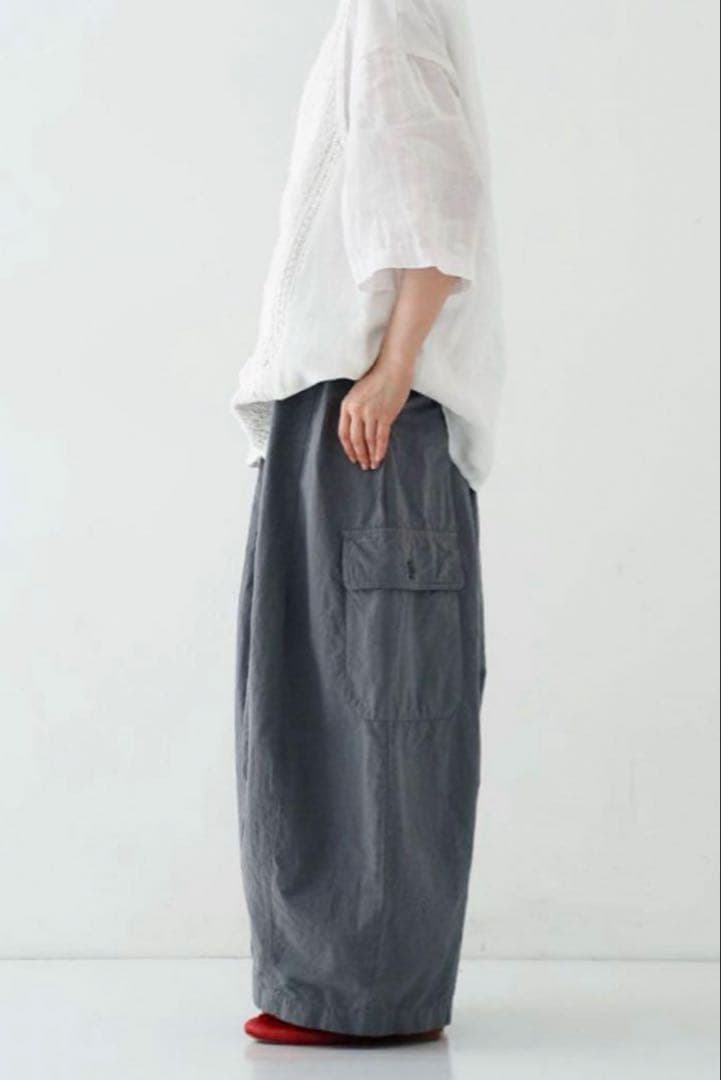 ネストローブ コットンリネンウェザー バレルパンツ グレー