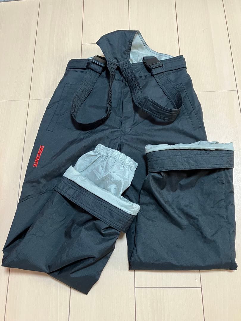 美品❗️DESCENTE 150センチ スキーウェア 上下セット　キッズ