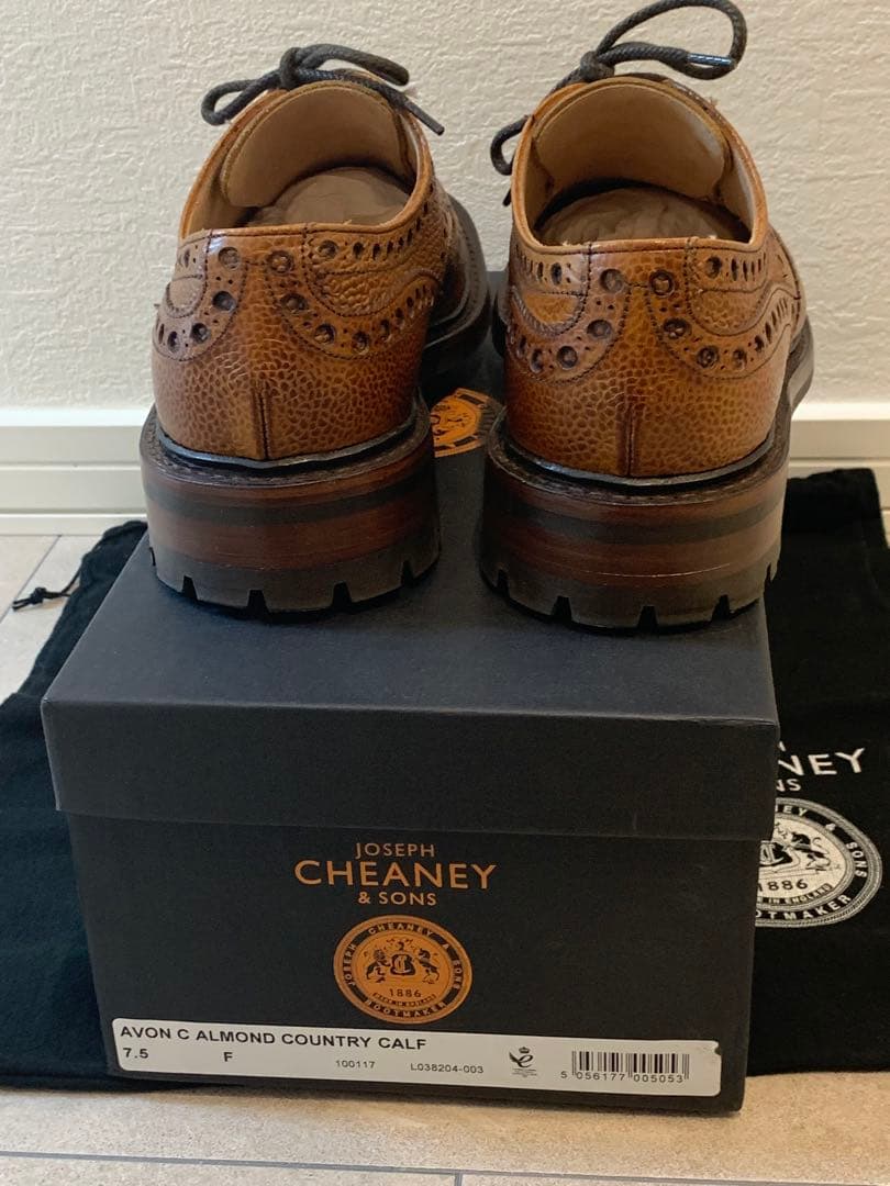 ジョセフ チーニー エイボン C 7.5 アーモンド