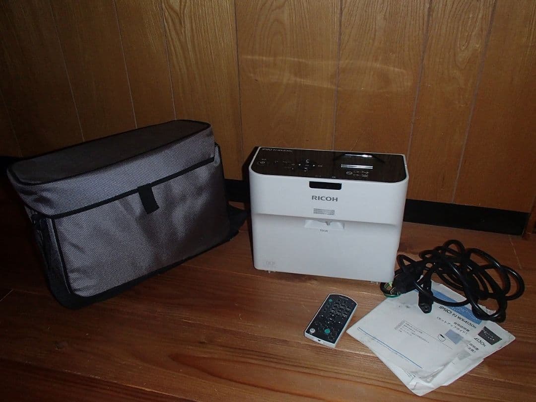 625H使用☆RICOH IPSiO PJ WX4130N 超短焦プロジェクター