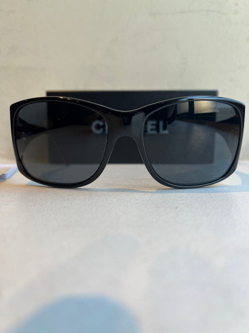 【新品未使用】CHANEL ココマーク　パール　ブラックサングラス