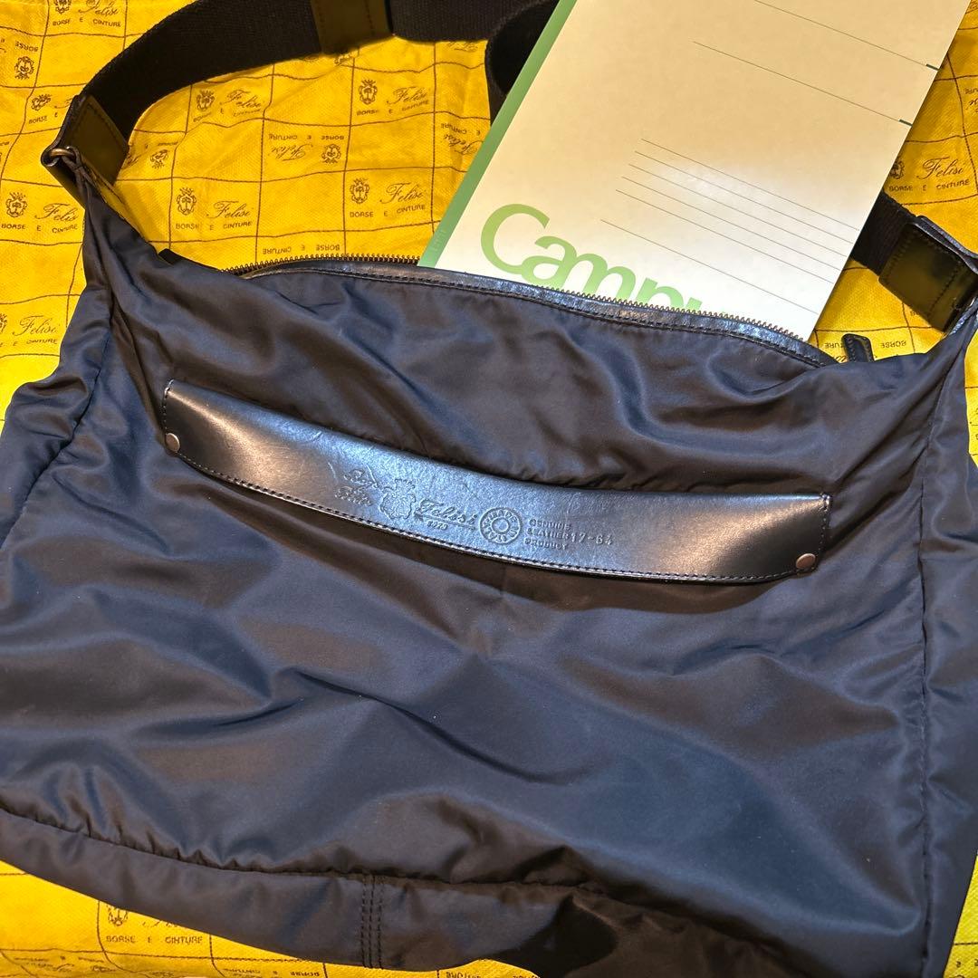 Felisi ナイロンショルダーバッグ　黒