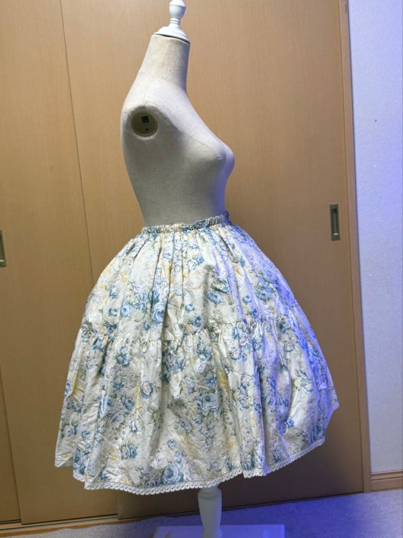 メタモルフォーゼ スカート