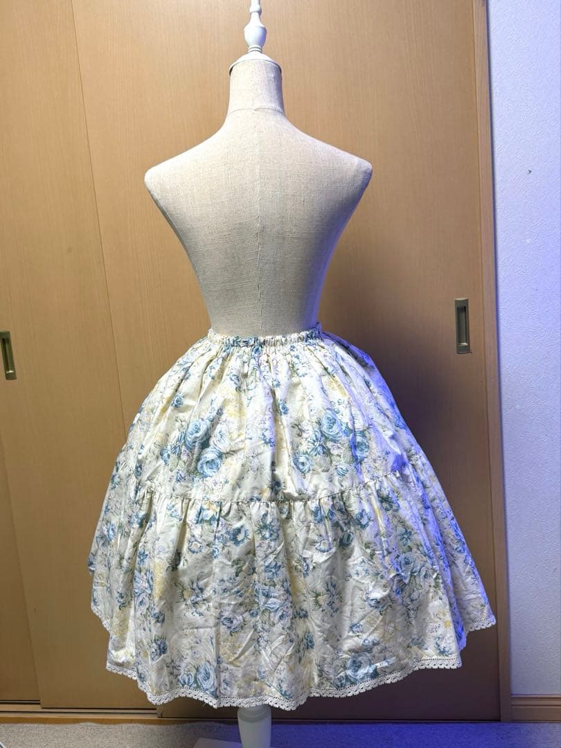 メタモルフォーゼ スカート