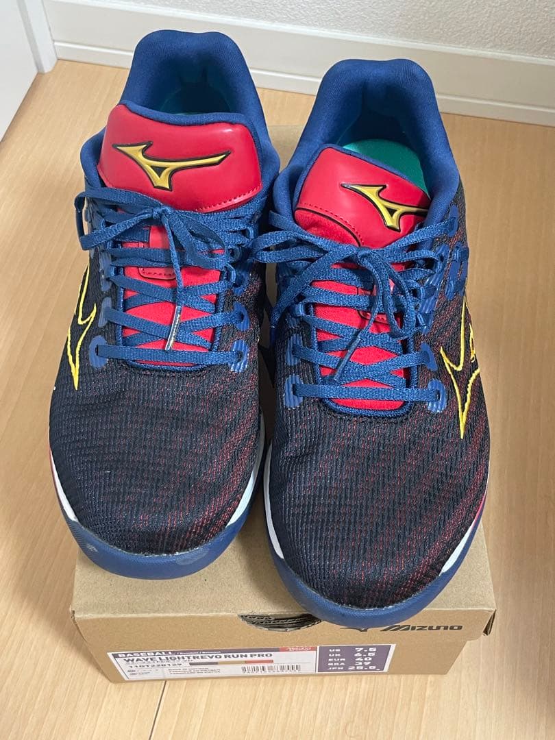 [ミズノ] ウエーブ ライトレボラン プロ ネイビー×ゴールド 25.5CM