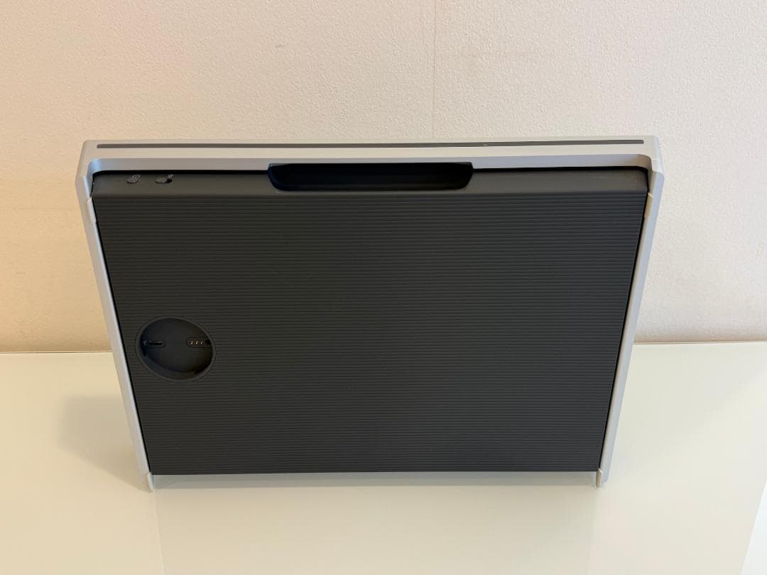 不自由の女神　BEOSOUND LEVEL Bang & Olufsen